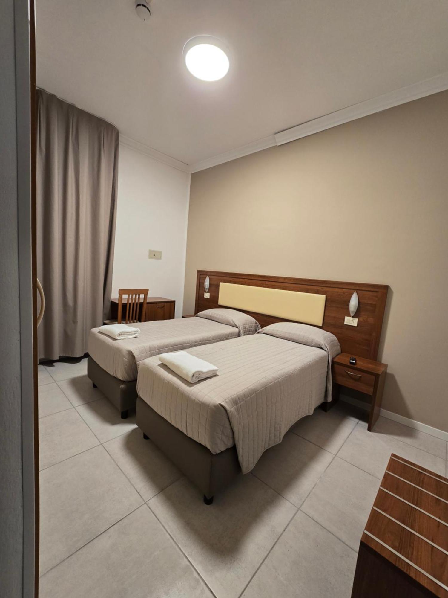 Hotel Helios Beach 米兰马瑞提那 外观 照片