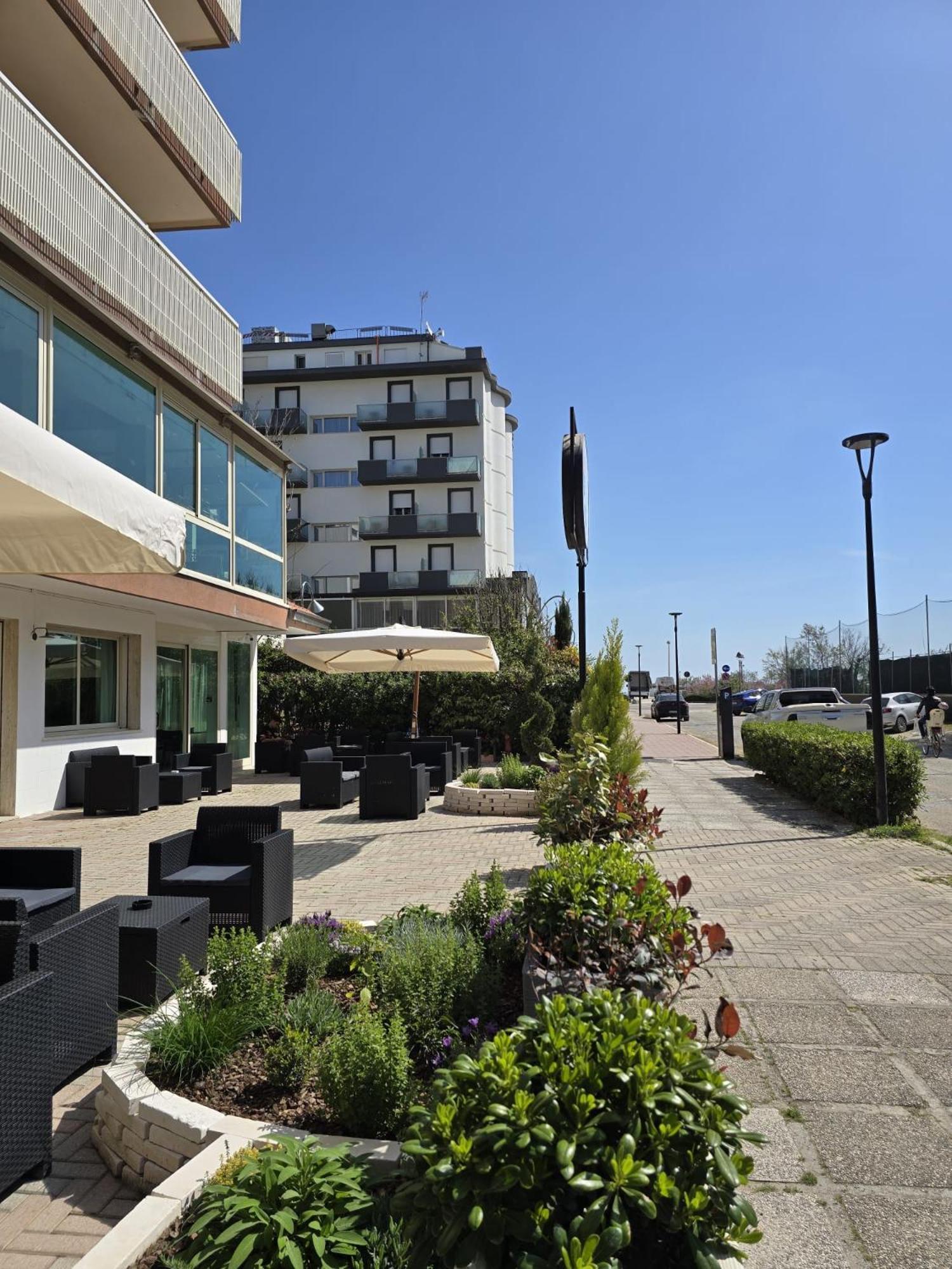 Hotel Helios Beach 米兰马瑞提那 外观 照片