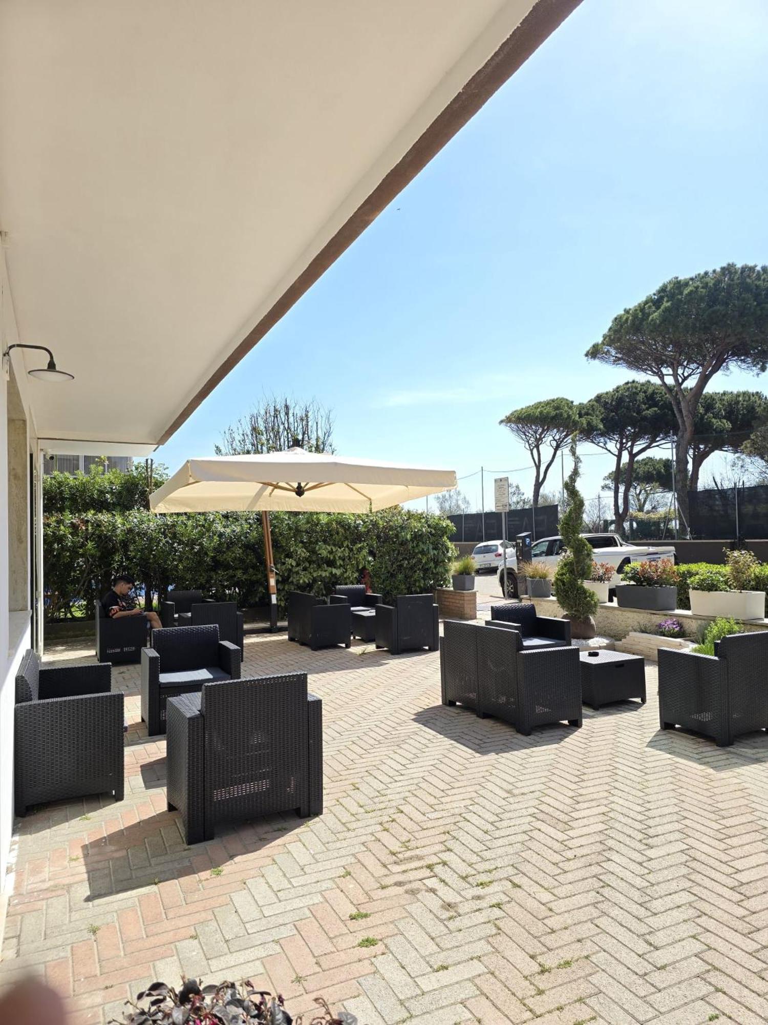 Hotel Helios Beach 米兰马瑞提那 外观 照片