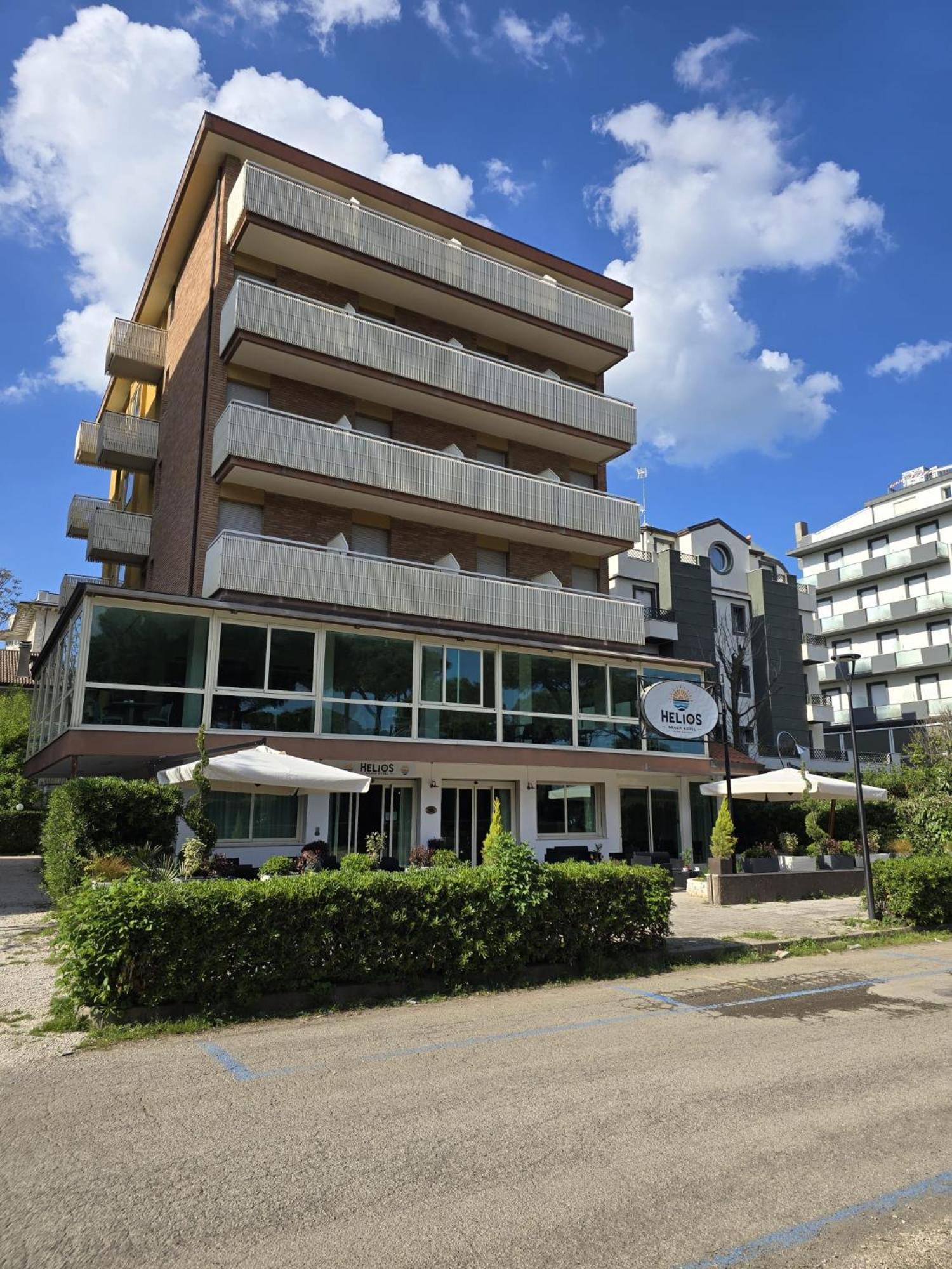 Hotel Helios Beach 米兰马瑞提那 外观 照片