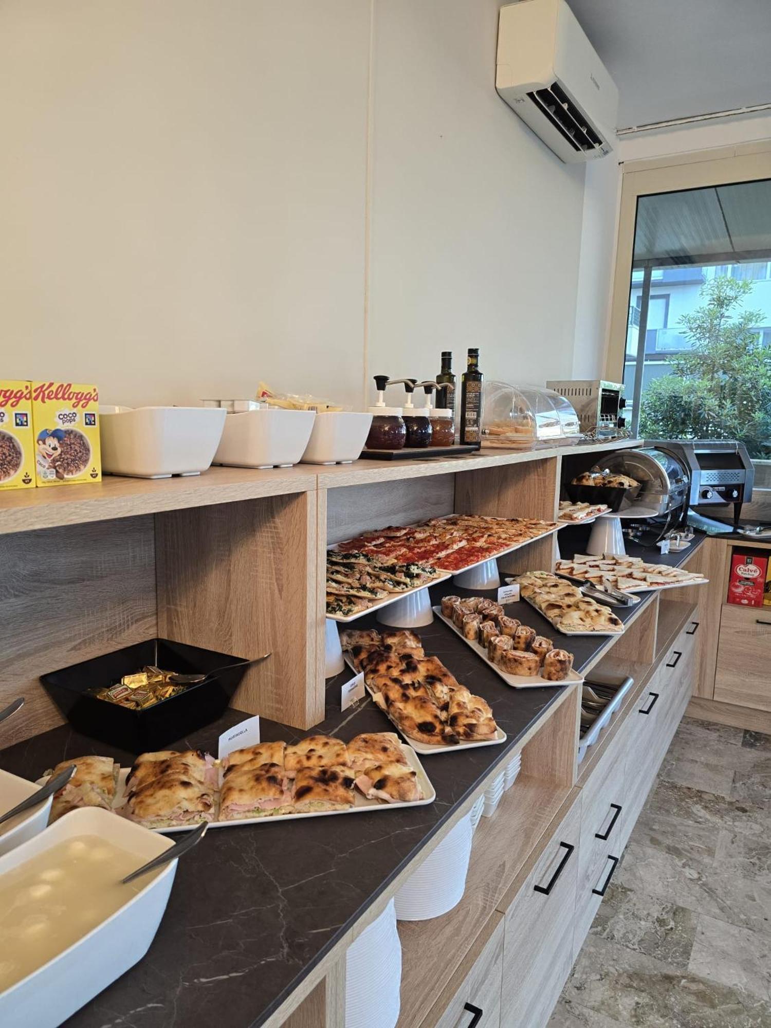 Hotel Helios Beach 米兰马瑞提那 外观 照片